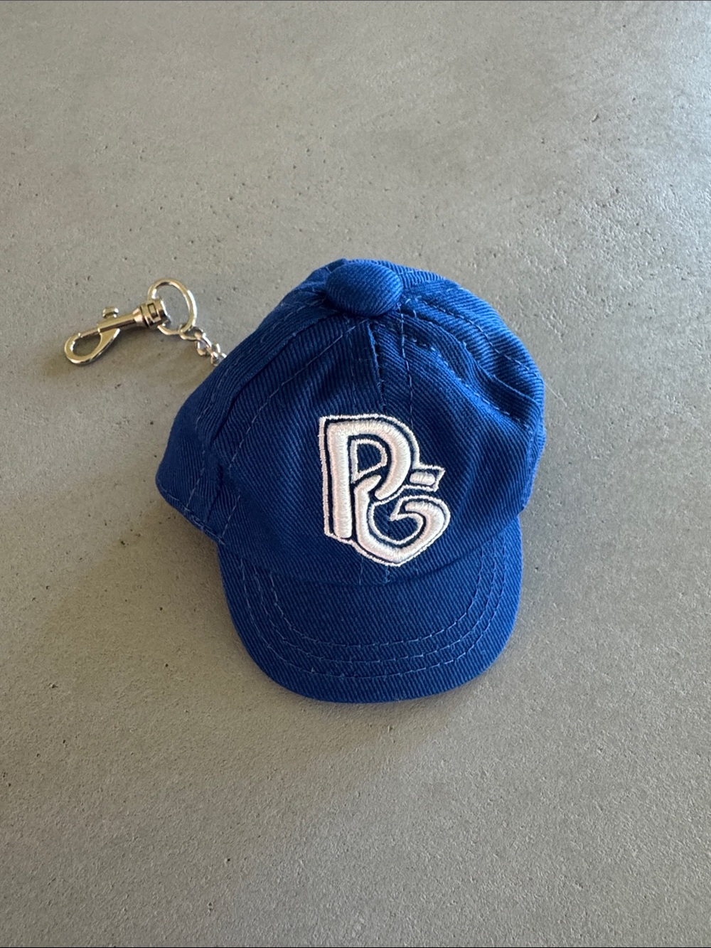 new peggy gou peggy goods blue nyc hat keychain bag charm signed autographed